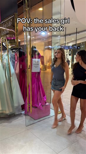 Finding the Perfect Prom Dress Online