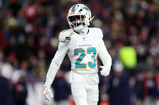 49ers make two signings official as offseason continues