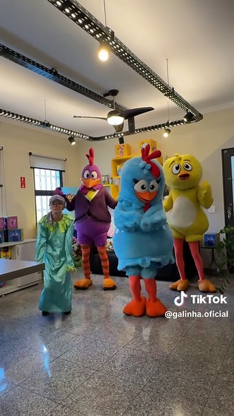 Meninas se inspiram na Jennie e dançam com estilo