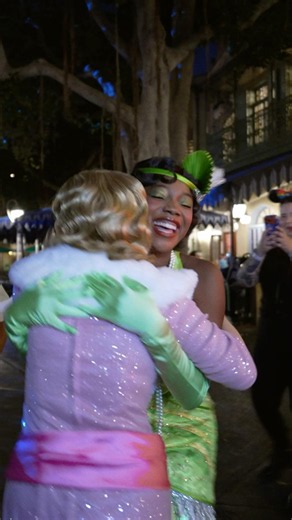 The Moment Tiana & Lottie Reunited at Disneyland! 😭💚 #disneyland #emotional #shorts