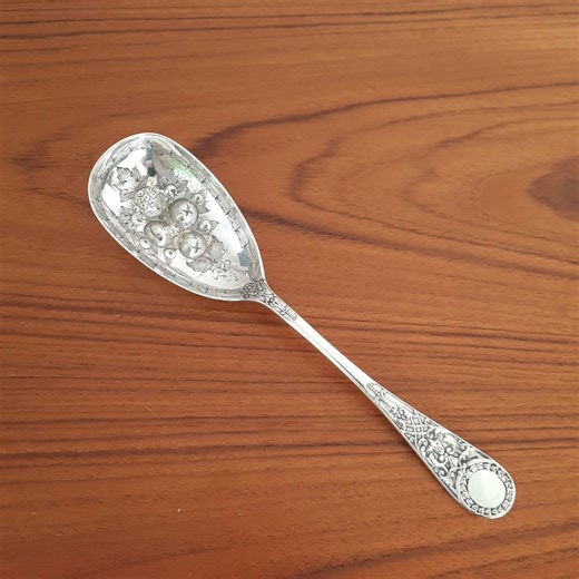 Decorative Berry Spoon, Silver Plated Ornate Serving Spoon, Silver Flatware, Gift for Pudding Lover, Pudding Server, Fancy Silver Spoon - Etsy UK