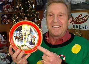 351K views · 1K reactions | Baked in Texas, known around the world. See what makes our DeLuxe Fruitcake a must-have for Christmas. Order your DeLuxe® Fruitcake at --> https://goo.gl/gmbcGh | Collin Street Bakery | Facebook