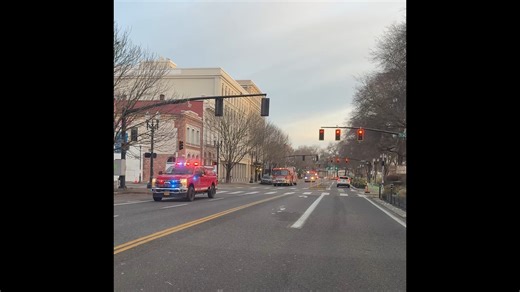 #yourportlandfirefighters with C103 leading out the parade to an AM fire response in Downtown Portland earlier today. Thie fire call was quickly addressed by the crews at Station 4 and everyone was able to continue on their day! #portlandfire #portlandfireandrescue #highrisefireresponse #respondingtoyouremergency Thanks to Volunteer Photographer Greg Muhr for capturing the video!) | Portland Fire & Rescue
