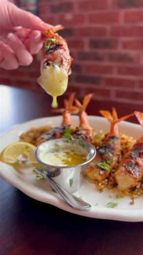 You know it, you love it… Give us a shout if Jumbo Shrimp Brochette is your favorite Pappadeaux dish 🙌 | Pappadeaux Seafood Kitchen