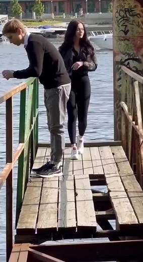 Funny Prank by the Waterfront: Laughter Ensues