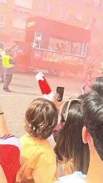 Arsenal Bus Arrives - Big Vibes - Saliba, Trossard, Raya, Saka.... - Essex Road Islington