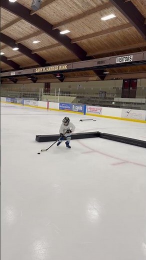 Youth Hockey tracking and skill development drill #hockeyiq #hockeyplaying #youthhockey