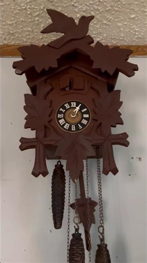 Vintage 1965 cuckoo clock with music box