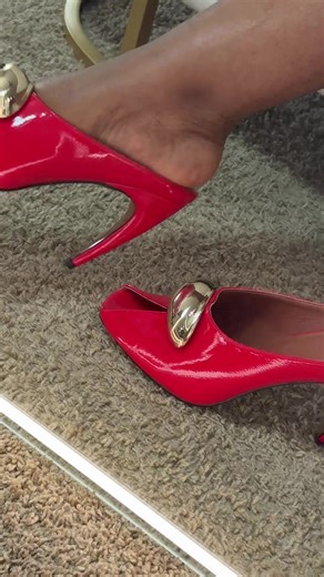 These stilettos are so cute #stilettoheels