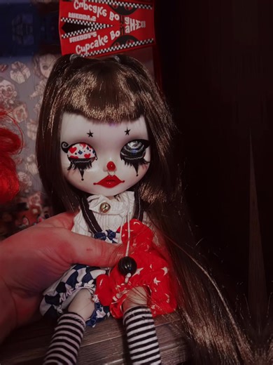 Clown Doll Collection: Meet Daisy, My New Obsession!