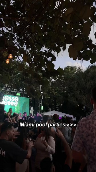 ☀️ Miami vibes like no other! Pool parties, great beats, and unforgettable moments 🏖️🎶 Don’t just watch the fun—be part of it! 🌴 DM me to plan your ultimate Miami trip today! 🥂 #MiamiPoolParty #VacationGoals #vendomemiami #NYE2025 #ExclusiveAccess
