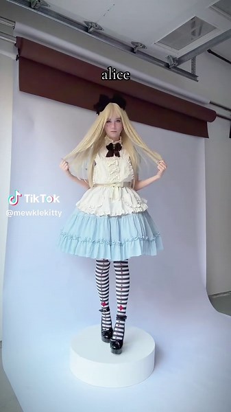 i really love cosplaying her :3 #aliceinwonderland #halloween #jfashion #cosplay