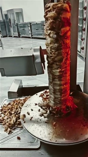 Automatic shawarma machine #foodmachinery #food #catering #kebab