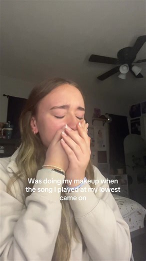 Momma please don’t you cry… #funny #relatable #fyp #hilarious #sadsongs