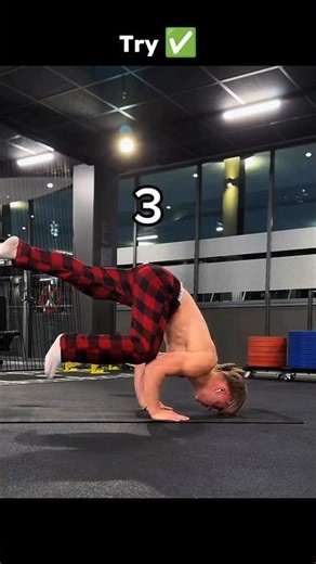 Easy Handstand Tutorial 😎✅ | Challenge Video tryx | #handstandworkout #handstand #motivation #shorts