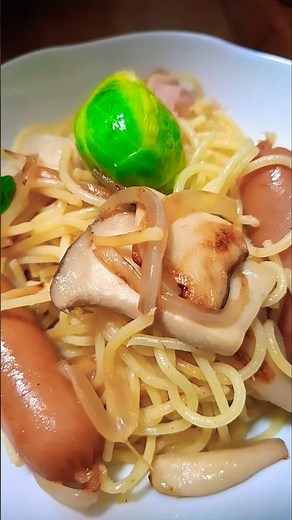 春のパスタ!エリンギとしめじと芽キャベツのスパゲッティ!ギルティソーセージ入り!#春レシピ #スパゲッティ #ギルティソーセージ#簡単レシピ