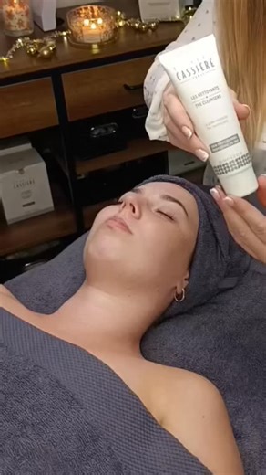 Jak může vypadat ošetření pleti ve Studio ZAJA cosmetics? Třeba takle 🤩 Upravíme ošetření přesně podle vašich tužeb a z termínu uděláme váš OSOBNÍ RITUÁL 😍👆👆💯 #relax #osetrenipleti #kosmetika #strakonice #studiozajacosmetics #vanoce | studio ZAJA cosmetics