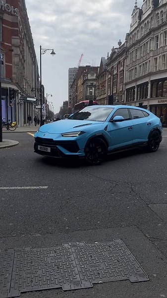 Pretty Old Clips To Be Fair… Lamborghini Urus Perf😍👌 Trying to hit 10,000k followers to get into the creators fund!#carspotting #fyp #lamborghini #lamborghiniurus #virał