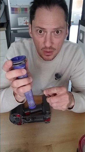 Entretient de son Dyson. #gwen421 #dyson #aspirateursansfil #dysonV7