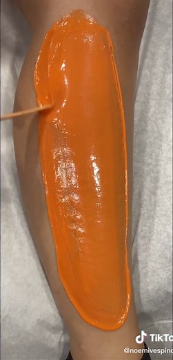 Just listen to that pull 😍🤤 #asmr #waxingvideos #waxing #esthetican #peachbarwc @peachbarbeautysupplies best wax hands down!