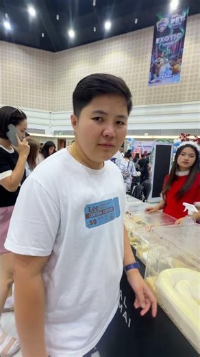 I want to cuddle the snake 🐍🐍🐍 #LaeAndAngkor