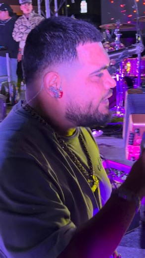 Julio Urbina on Instagram: "🍾 @alexlegado7 @legado_7 @fiestas.entertainment @fiestas_entertainment Job 1:12"