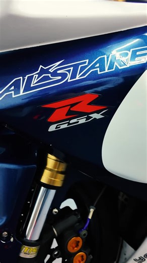 Gixxershrimp on Instagram: "K7 looking like a tiny shark 🦈 📷 : DJI pocket 3 #motorcycle #bike #bikelife #race"