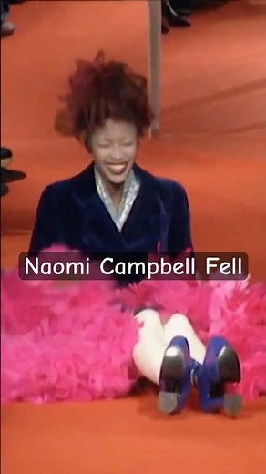 ICONIC!! Naomi Campbell’s Vivienne Westwood Fall 👑💀 #Runway