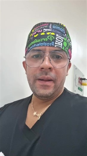 *Nefrectomía Simple Laparoscópica: ¿Cómo se hace?* 1. Se realizan pequeñas incisiones (0.5-1 cm) en el abdomen. 2. Se inserta un laparoscopio (cámara) y herramientas quirúrgicas. 3. El cirujano separa el riñón de los tejidos y vasos sanguíneos. 4. Se extrae el riñón a través de una de las incisiones. *Ventajas* - Menos dolor y cicatrices - Menor riesgo de complicaciones - Recuperación más rápida (1-2 semanas) #nefrectomía #laparoscopica #uroexperto #urólogo