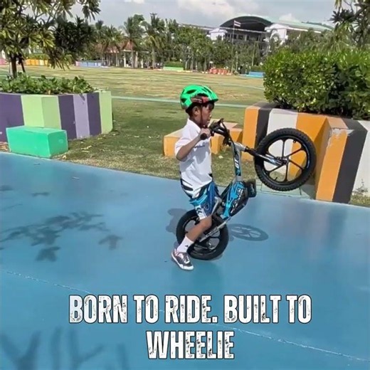 XRT Moto 16” GT – The Electric Balance Bike Kids Can't Wait to Ride! ⚡🏁
