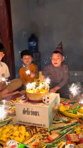 It’s a Birthday 🎁 but Something Feels… Weird 😂 | The Most Unexpected Gift! #familyfun#shorts#viral