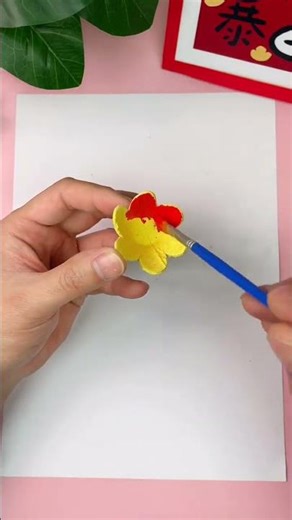 Egg Mops Turned into Crafty Gifts for Women's Day Celebration