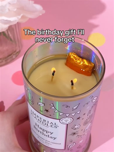 Have you ever seen a candle like this before? 😍 #giftideas #birthdaygift #uniquegifts #jewellerycandle