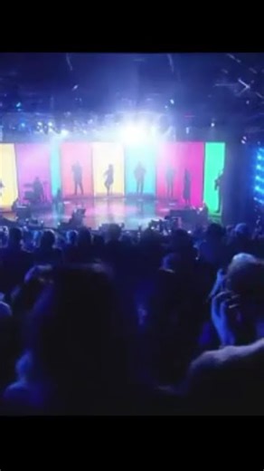 Crozza e il pubblico ridente