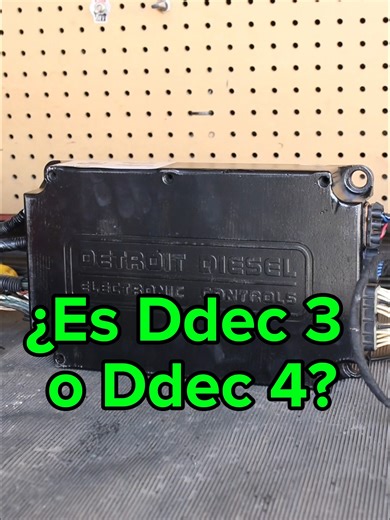 ¿Tienes un motor Serie 60 y no sabes si es DDEC 3 o DDEC 4? 🤔 Muchos se confunden porque comparten la misma carcasa que dice Detroit Diesel, pero hay una forma muy sencilla de identificarlo sin destapar la computadora. En este video te mostramos el hack rápido desde Diagnostic Link para saber exactamente qué ECM tienes revisando el nivel de software. Un tip simple que puede ahorrarte tiempo cuando estás diagnosticando. 🔧 Si trabajas con Detroit Diesel, este dato te puede servir mucho. #Detroit