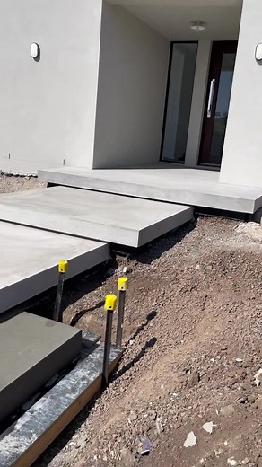 Concrete Floating Steps: Stylish and Functional Design for Your Landscape
