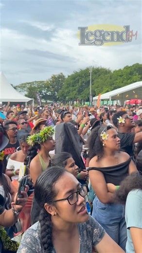 Fans sing along to Paradise Roots and George Fiji Veikoso’s song KAVORO ❤️ #UB40 #biglovetour | Legend FM