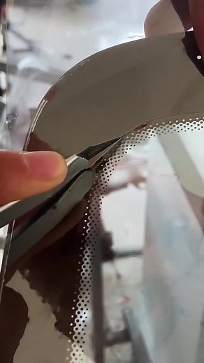 How to avoid scratching your car window