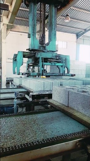 How to stack concrete blocks with a cubing machine efficiently۔