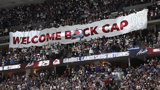 Landeskog receives ovation from fans