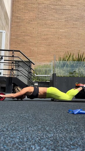 Cómo aprender a usar la rueda abdominal en 1 mes