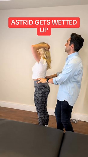 Astrid Wett gets her back cracked!! #osteopath #chiropractic #asmr #satisfying #neckcrack #backcrack @astridwett | Belenchuk