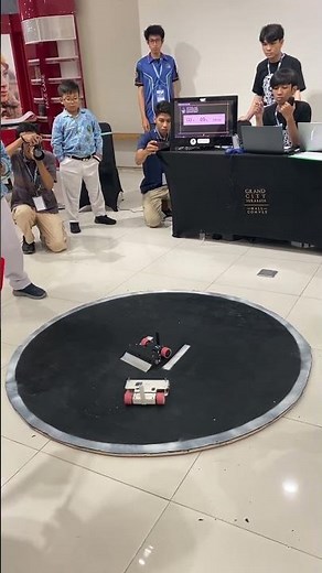 Playing Sumo Robot🔥 #robotic #robot #competition #sumo #engineering #arduino