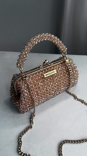 Анастасия Маматова | сумки из бусин on Instagram: "Your perfect clasp bag 🤌🏼🤌🏼"