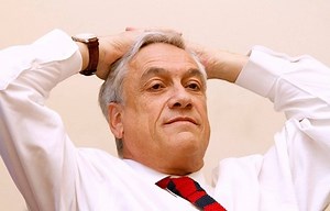 Dedicado al presidente Sebastian Piñera: Dear Mr President. Pink. Un video que fue editado hace años, pero que sigue completamente vigente. Más aún cuando en Chile se están violando los DDHH. Edición y producción: @PipeHenriquezO | TTE 3