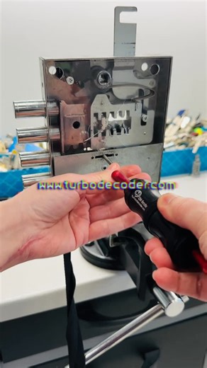 Turbodecoder LuckyLocks on Instagram: "🔐 DM Decoder 🔥🔥🔥 A straightforward tool for controlled lock decoding. Built for steady hands, clear feedback, and non-destructive results. #toolporn #locksmithcommunity #locksmithgear #locksmith #lockdecoding"