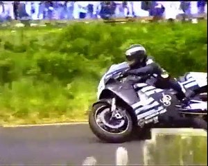 272K views · 3.1K reactions | Norton v Honda Dunlop v Fogarty Northwest 200 last lap | Suzuki rgv250 owners club | Facebook