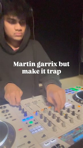 @varazo.wav on Instagram: "Trap szn track id - tremor (@winksounds edit) x In the cut (@marshmello & @viperactive ) #fyp #edm #trap #martingarrix #marshmello #dj #mashup #xdj"