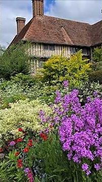 Why English Cottage Gardens Feel So Timeless