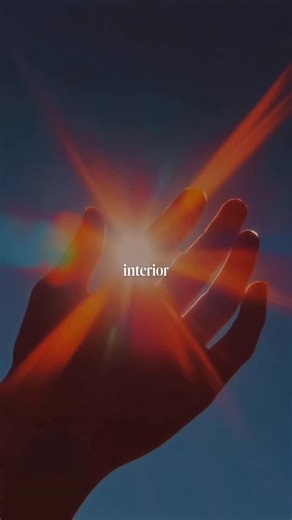 Vanessa Besson on Instagram: "Elegir tu paz no es un concepto bonito. Es una decisión incómoda. Es dejar conversaciones que te drenan. Es no explicar de más. Es aceptar que no todo mundo va a entenderte y aun así sostenerte. Tu paz vale más que caer bien. Vale más que quedarte donde ya no estás cómoda. Y vale más que seguir cargando cosas que no te corresponden. Eso es todo. - - #vanebesson #empoderamientofemenino❤️ #mujeresqueinspiranmujeres #mujeresempoderadas💪"